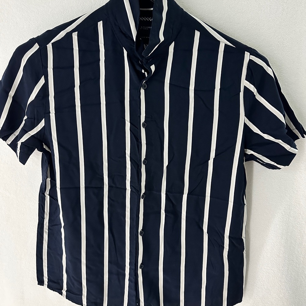 Denim & Flower Blue and White Casual Button Down Shirt